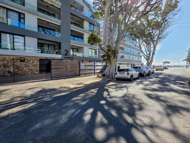 2 Bedroom Property for Sale in Sea Point Western Cape